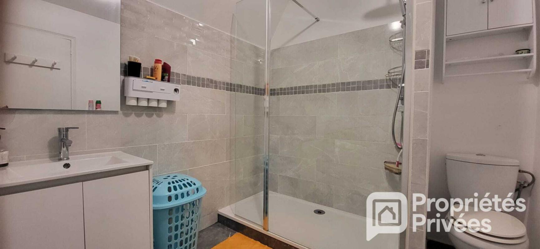 VERNEUIL-SUR-AVRE Grande maison traditionnelle et dépendances 9