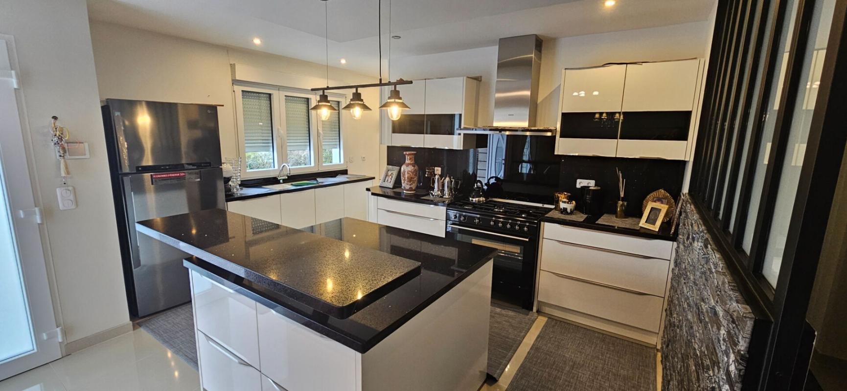 MITRY-MORY Maison FAMILIALE situé à Mitry Mory 7 pièces 9