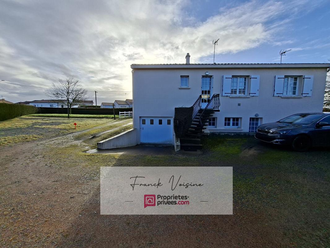 SAINT-PAUL-EN-PAREDS A VENDRE à Saint Paul en Pareds, maison de 137 m2 avec 2 chambres et 1 studio en sous-sol sur une parcelle constructible de 1154 m2 13