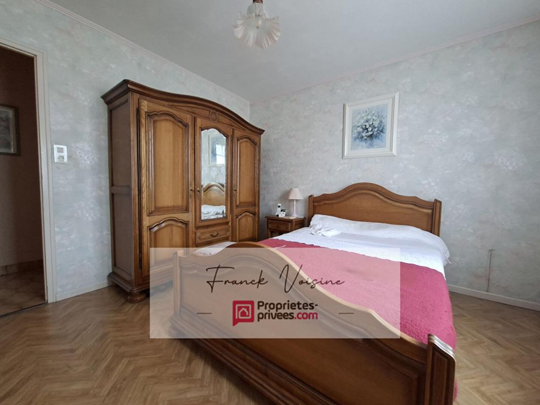 SAINT-PAUL-EN-PAREDS A VENDRE à Saint Paul en Pareds, maison de 137 m2 avec 2 chambres et 1 studio en sous-sol sur une parcelle constructible de 1154 m2 15