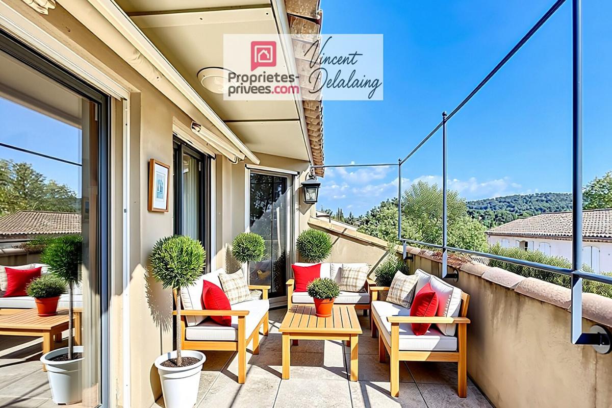 LOURMARIN Superbe T2-3 avec terrasse et parking en sous-sol 1