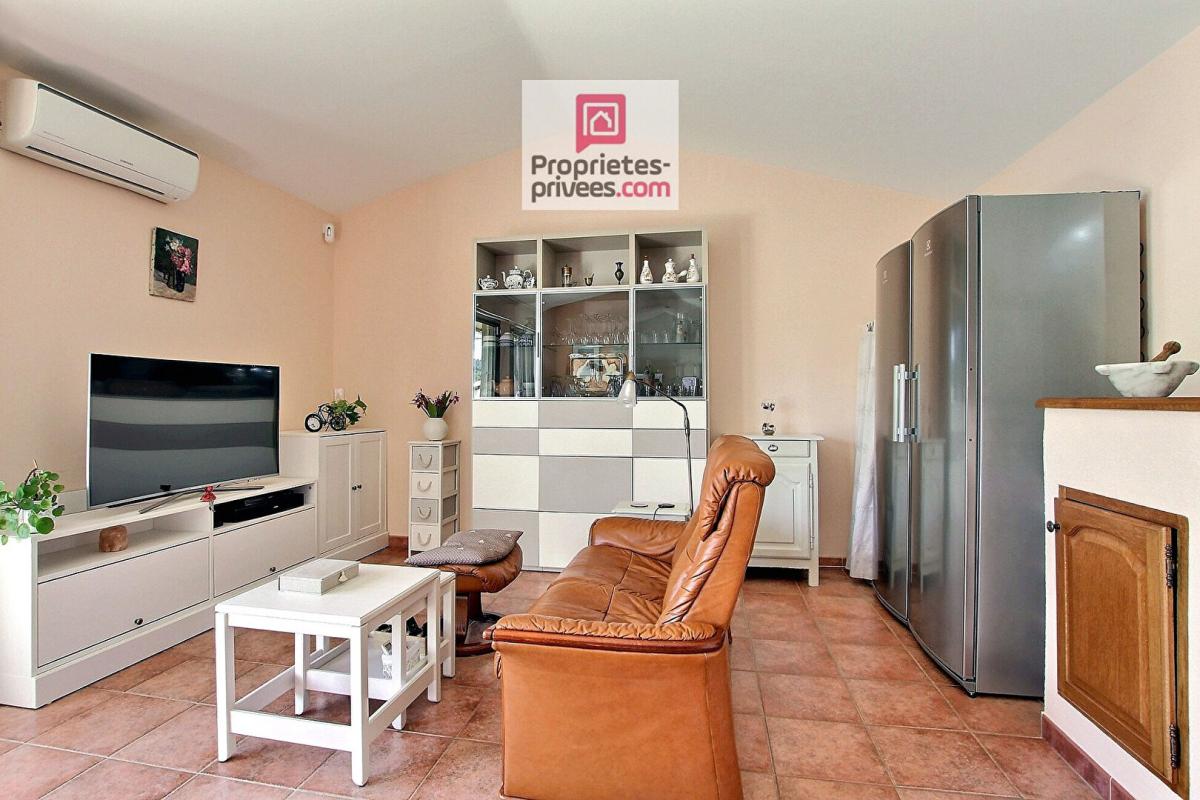 LOURMARIN Superbe T2-3 avec terrasse et parking en sous-sol 9