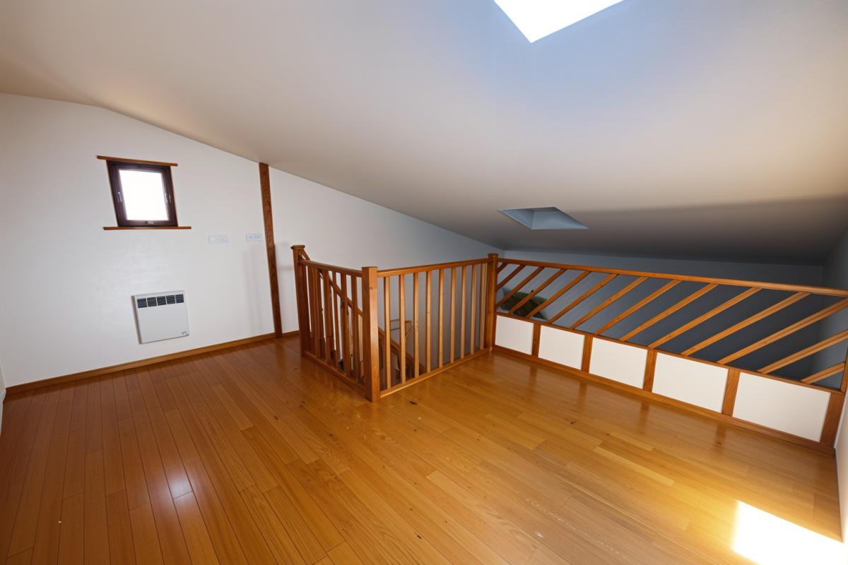 CADENET Immeuble  (local commercial et appartement) à Cadenet  135m² - 197 000 10