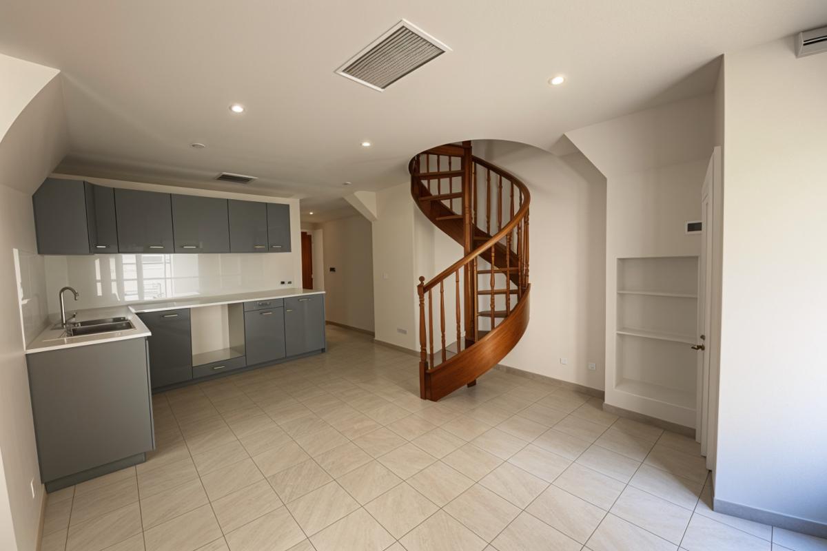 CADENET Immeuble  (local commercial et appartement) à Cadenet  135m² - 197 000 11