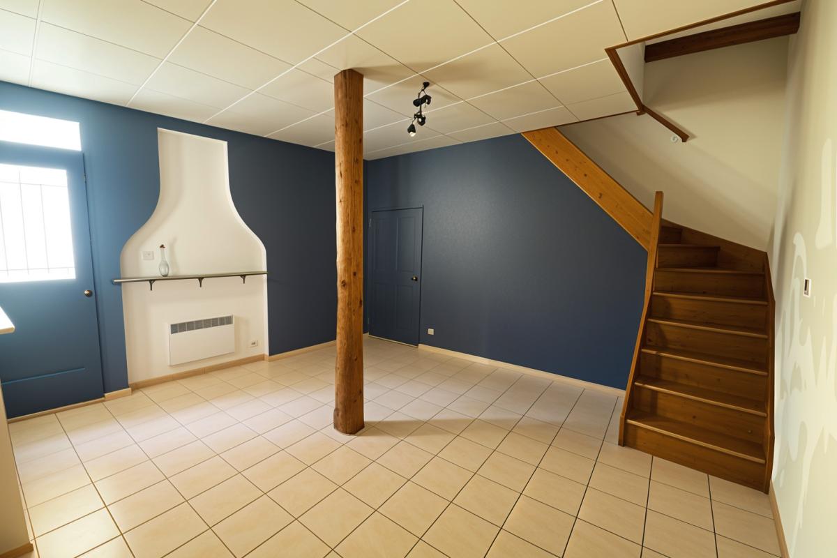 CADENET Immeuble  (local commercial et appartement) à Cadenet  135m² - 197 000 12