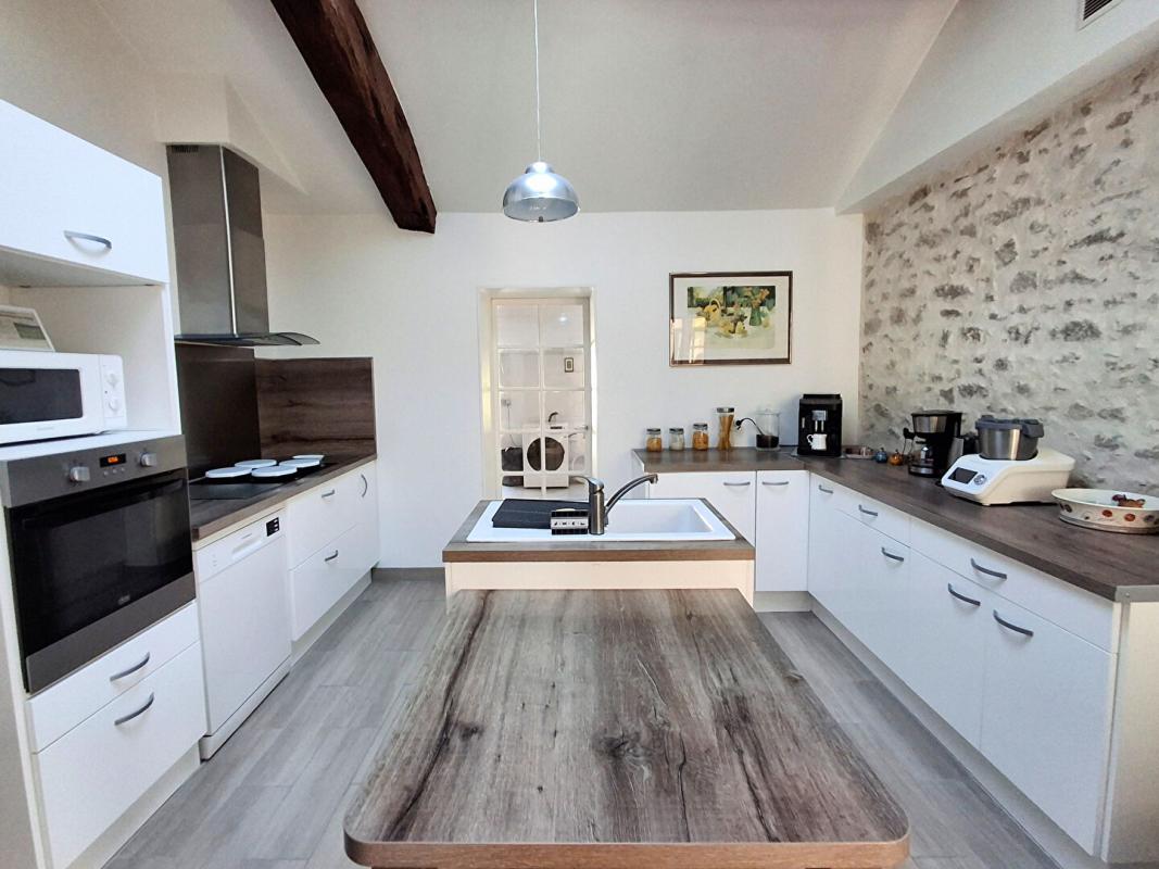 GENERAC Maison 7 pièces 225 m2 avec piscine et possibilité de faire 2 logements! 2