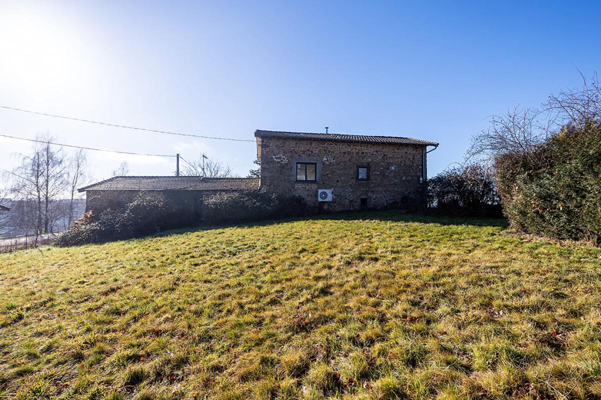 LONGESSAIGNE Maison de caractère : Un balcon sur la nature et un potentiel à sculpter 17