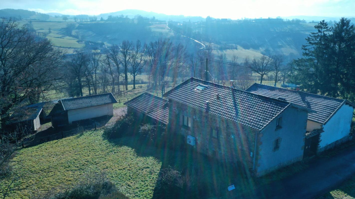 LONGESSAIGNE Maison de caractère : Un balcon sur la nature et un potentiel à sculpter 18