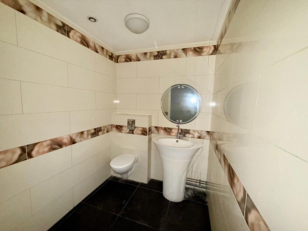 SENS Sens Immeuble 10 pièce(s) 250 m2, Bien à fort potentiel ! Usage habitation, commercial ou mixte ! 11