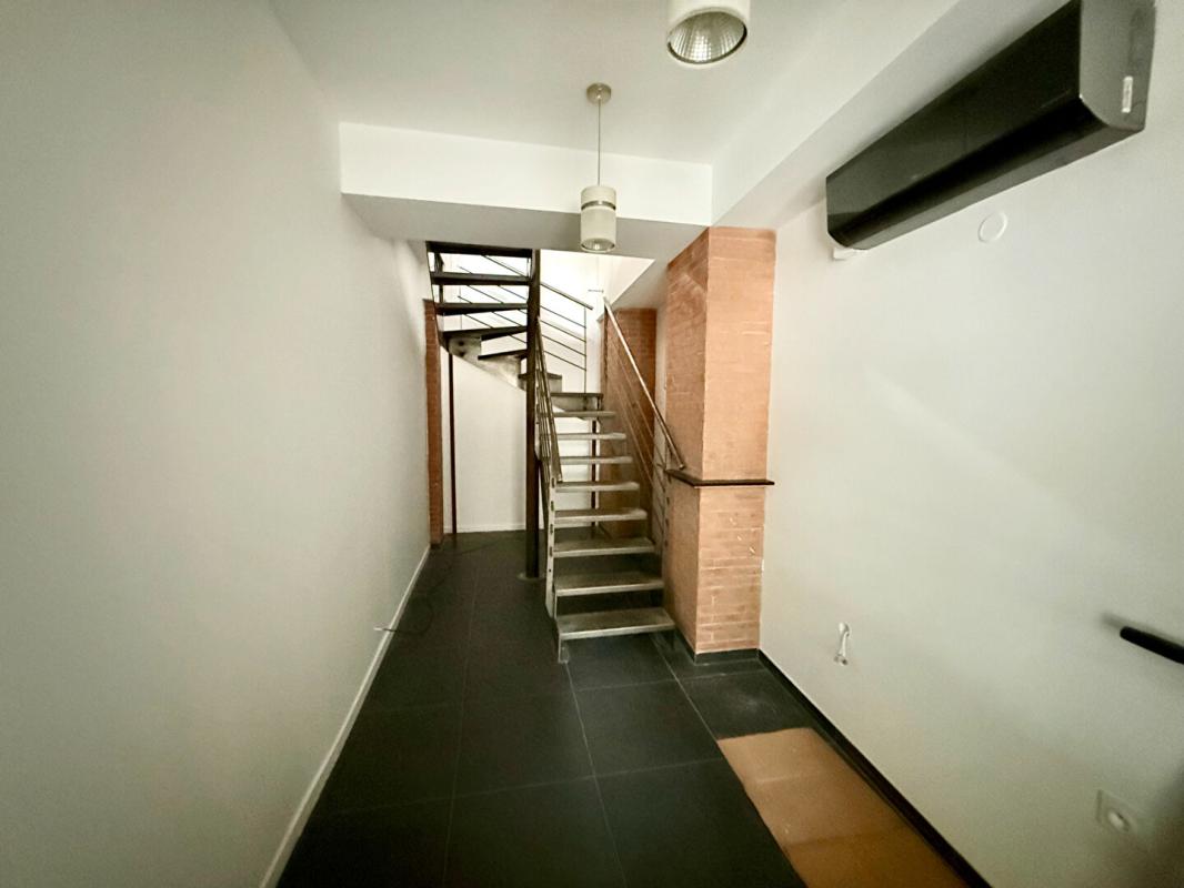 SENS Sens Immeuble 10 pièce(s) 250 m2, Bien à fort potentiel ! Usage habitation, commercial ou mixte ! 6