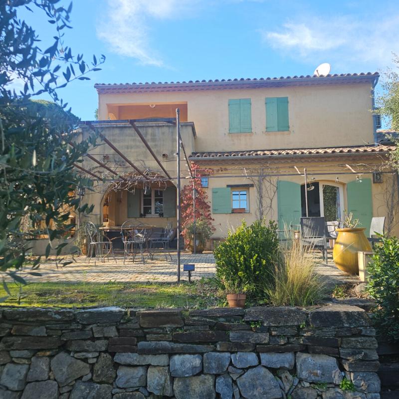 GRIMAUD Demeure de charme provençale à pied  à la plage et vue mer 17