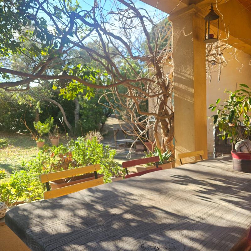 GRIMAUD Demeure de charme provençale à pied  à la plage et vue mer 7