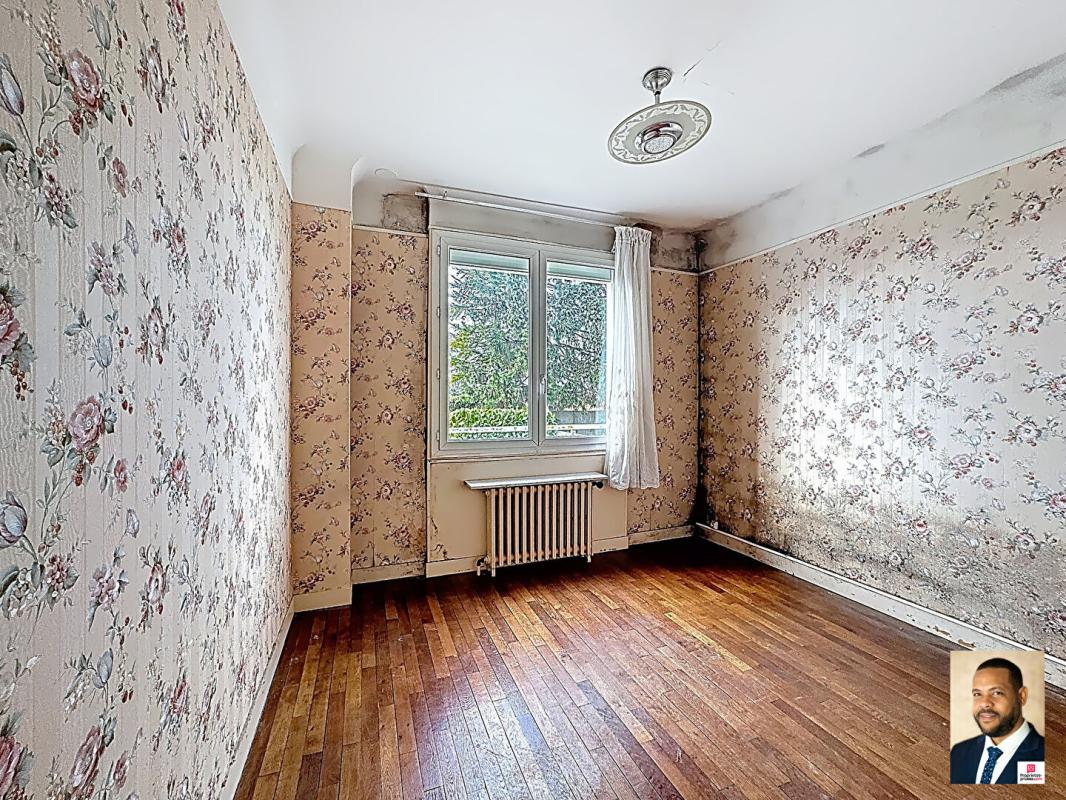 PARAY-VIEILLE-POSTE Maison Paray Vieille Poste 3 pièces de 150m² totale 10