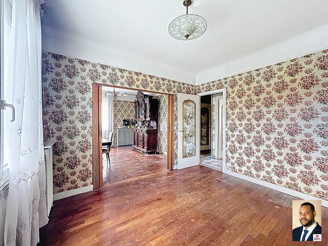 PARAY-VIEILLE-POSTE Maison Paray Vieille Poste 3 pièces de 150m² totale 4