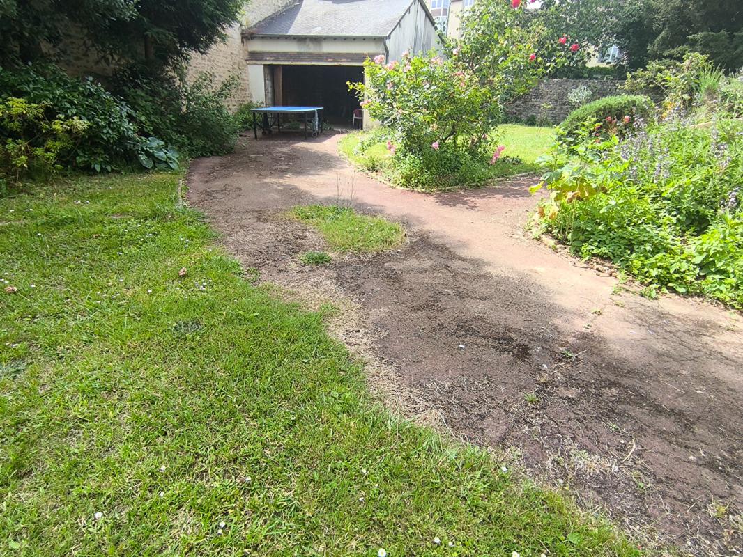 ALENCON Maison centre ville avec jardin et garage 14