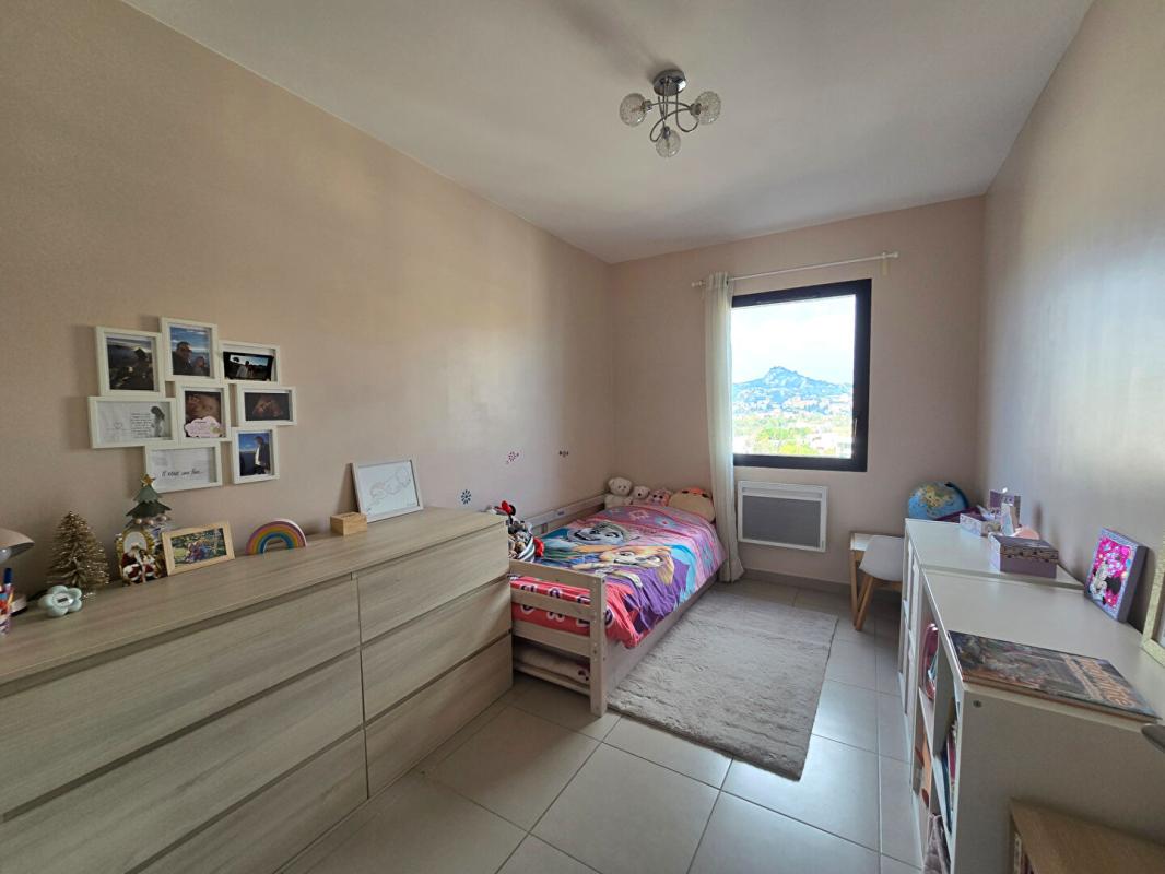 HYERES Hyères Costebelle - Dernier étage - T3 de 65 m² avec terrasse et parking 6