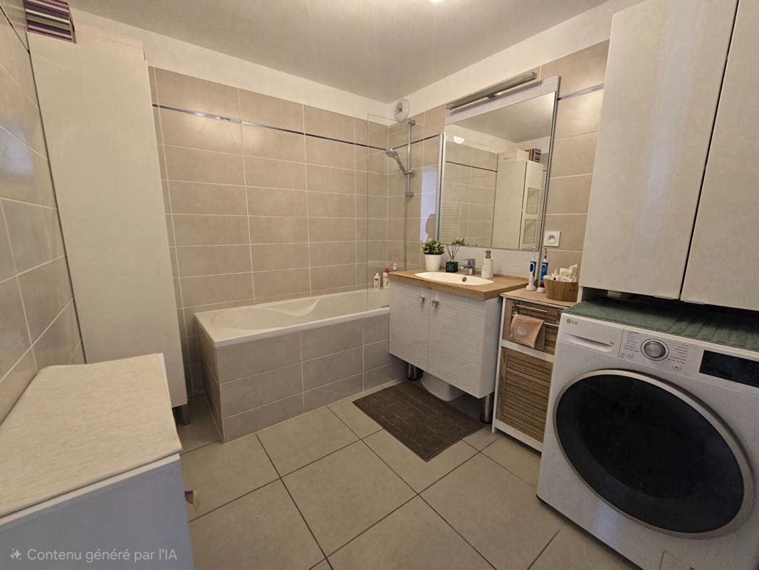 HYERES Hyères Costebelle - Dernier étage - T3 de 65 m² avec terrasse et parking 7