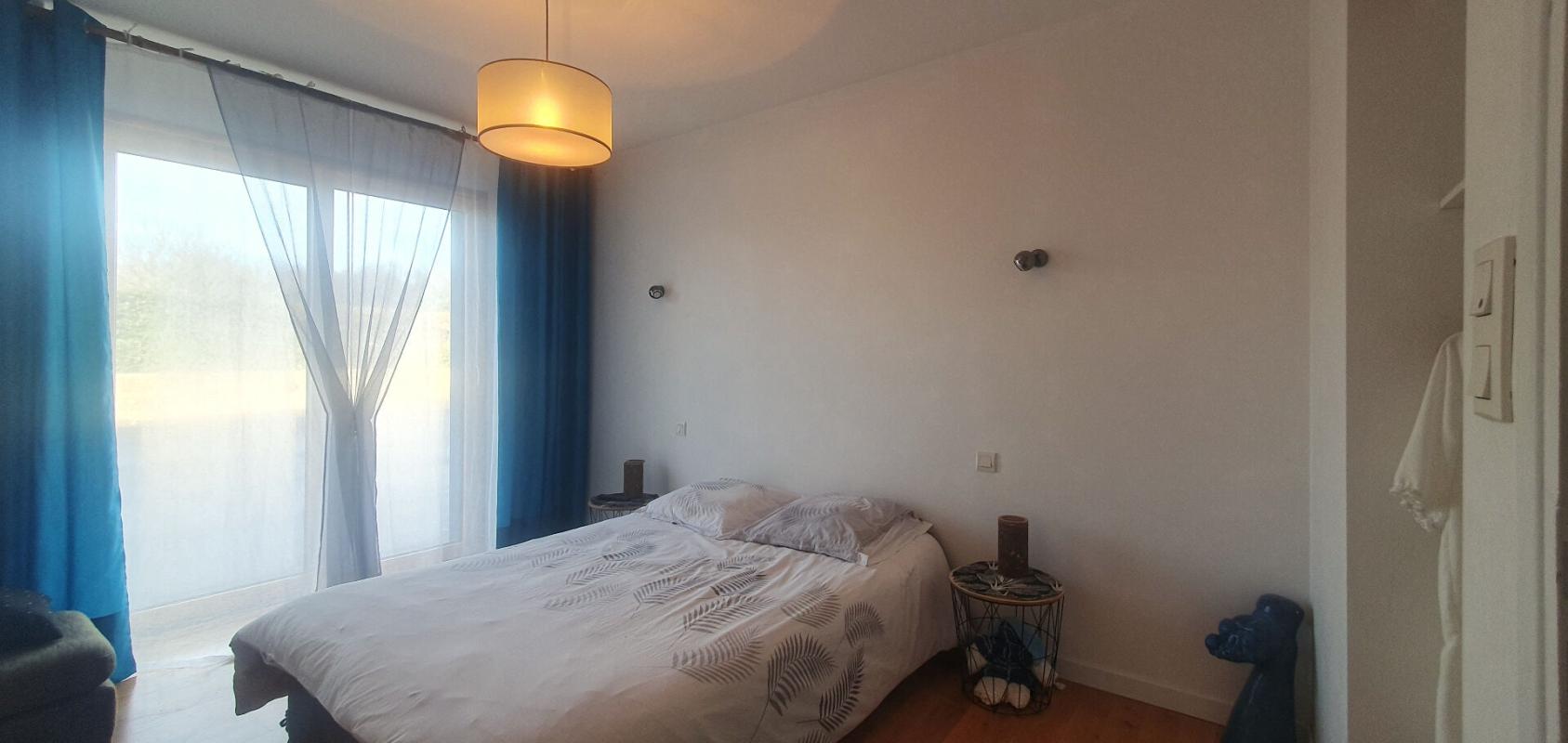 LANGUIDIC Propriété contemporaine d'exception avec piscine et spa d'intérieur 11