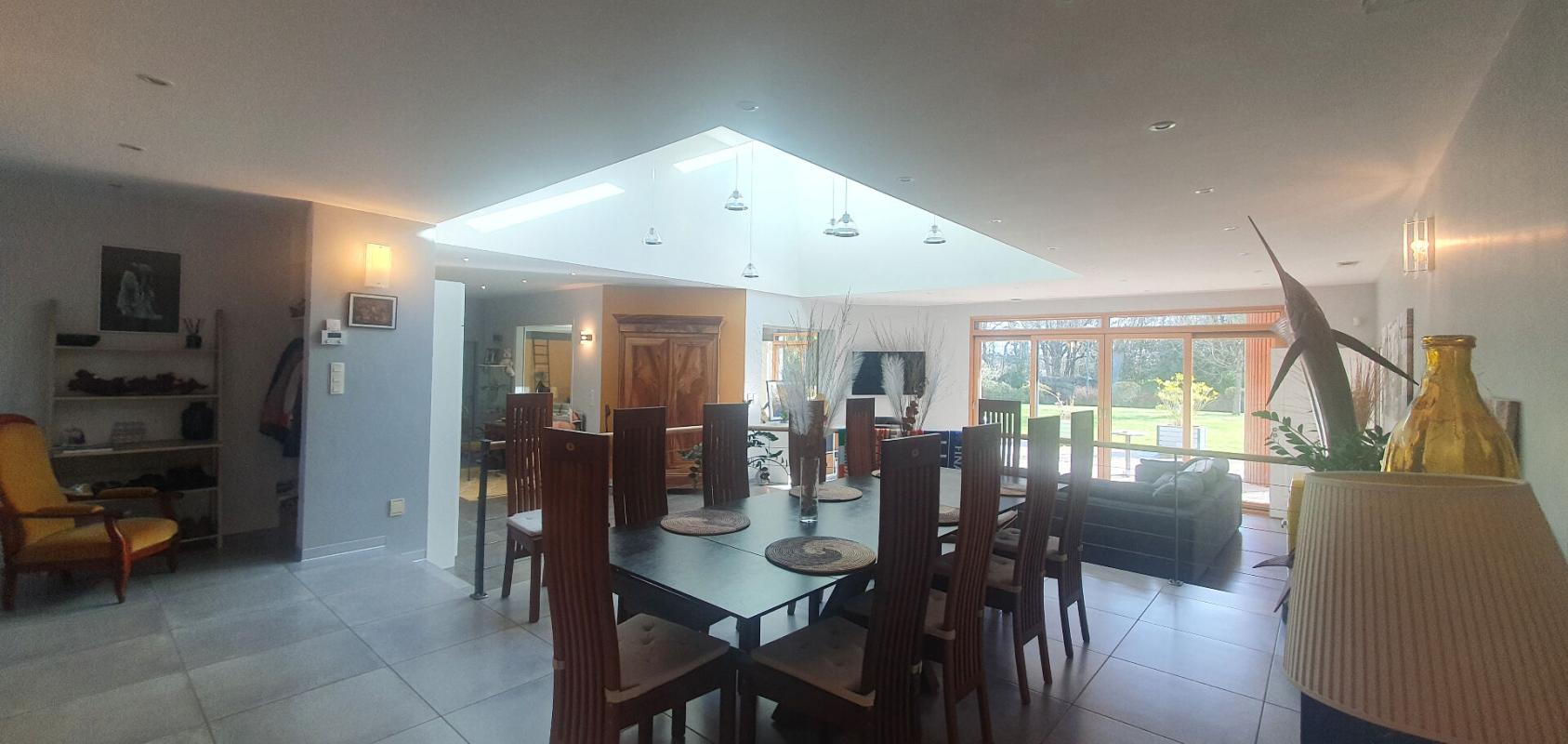 LANGUIDIC Propriété contemporaine d'exception avec piscine et spa d'intérieur 8