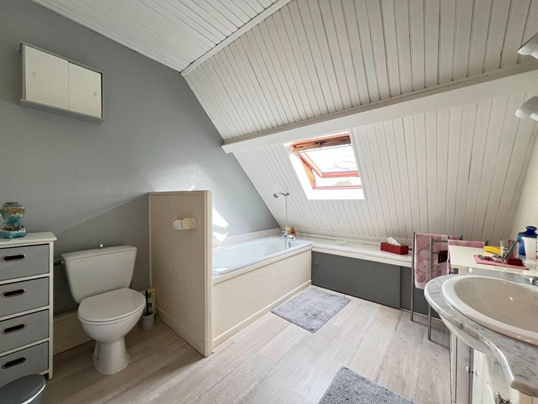 HAUTERIVE Maison avec jardin 12