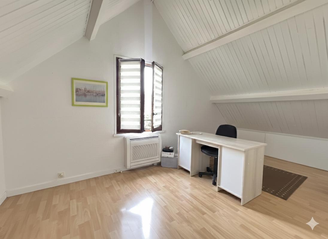 HAUTERIVE Maison avec jardin 13