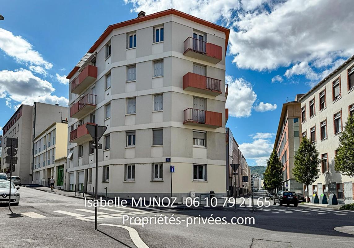 CLERMONT-FERRAND lot de 2 appartements F1 let F2 à Clermont Ferrand, les Carmes 15