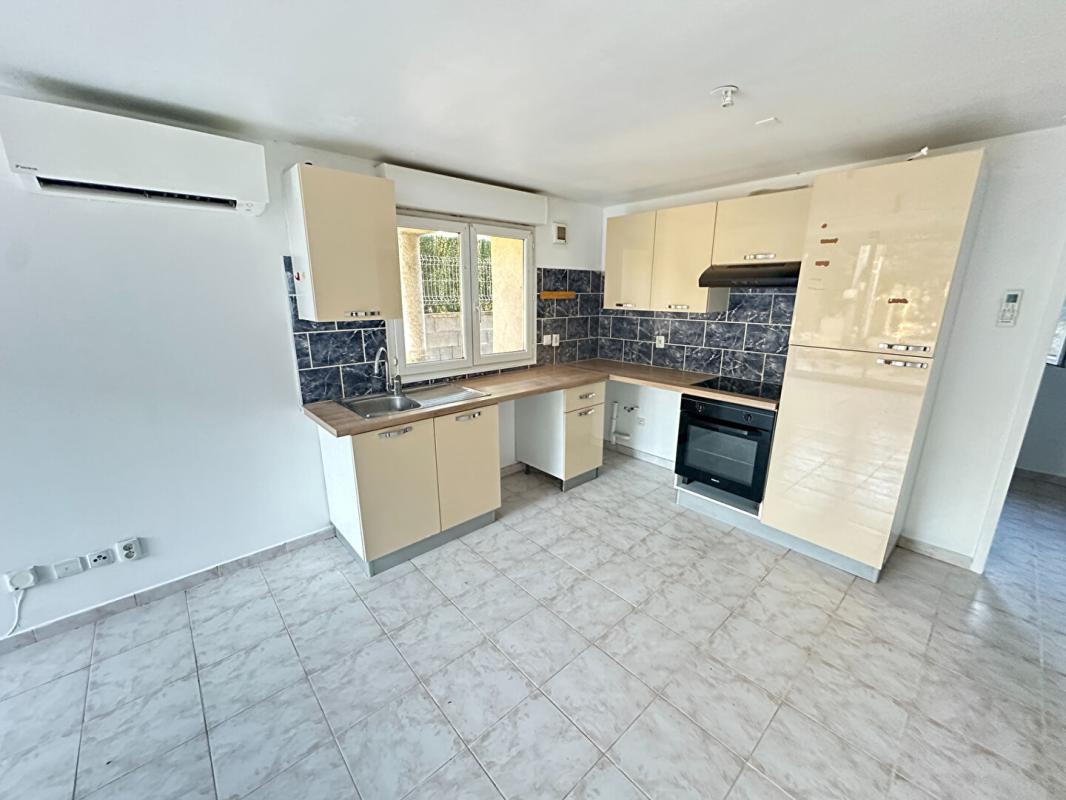 ROGNAC À vendre en exclusivité Appartement en rez-de-chaussée à Rognac 2