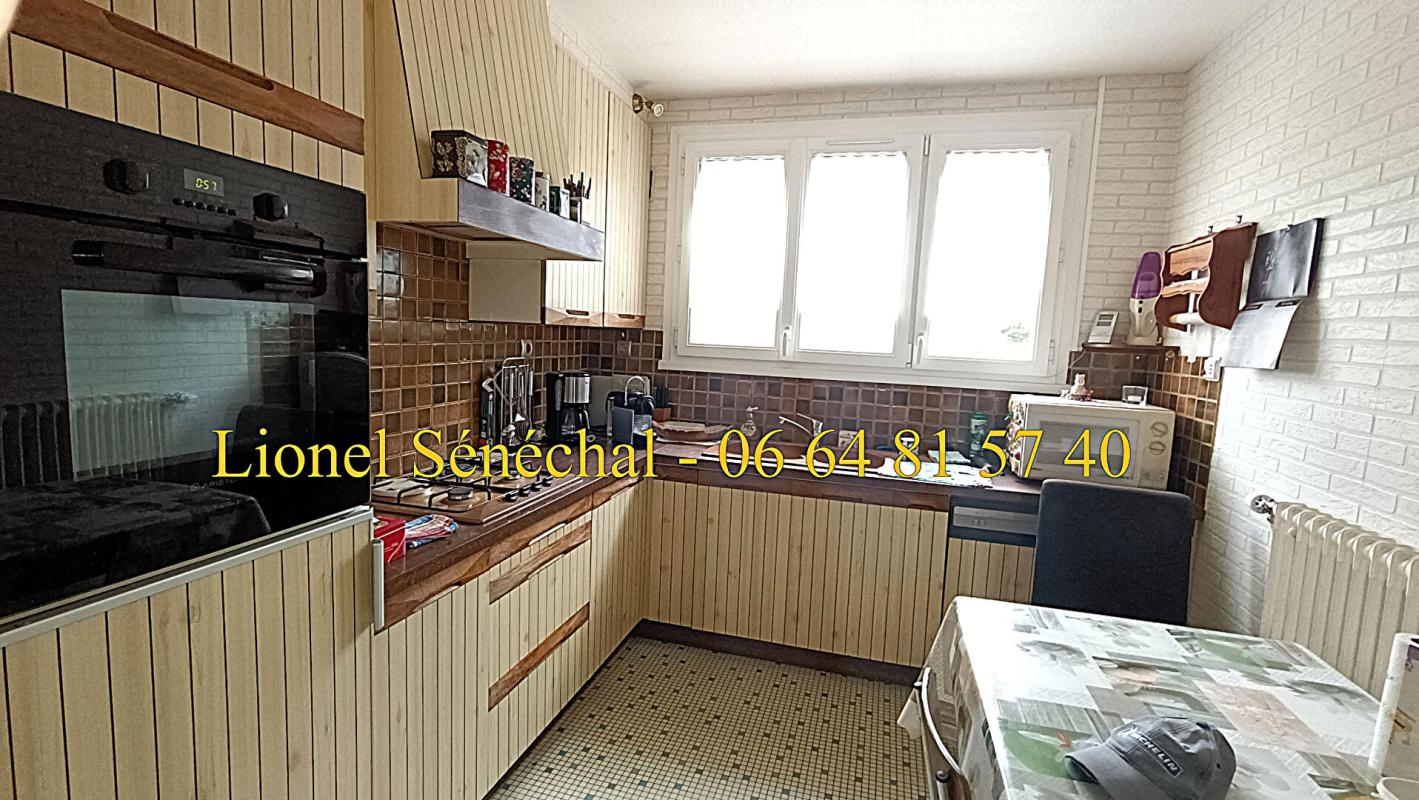 BREVAL Terrain à bâtir entièrement plat de plus de 3 000 m2 avec une maison de 83 m2 habitable avec travaux à prévoir ou à détruire 6