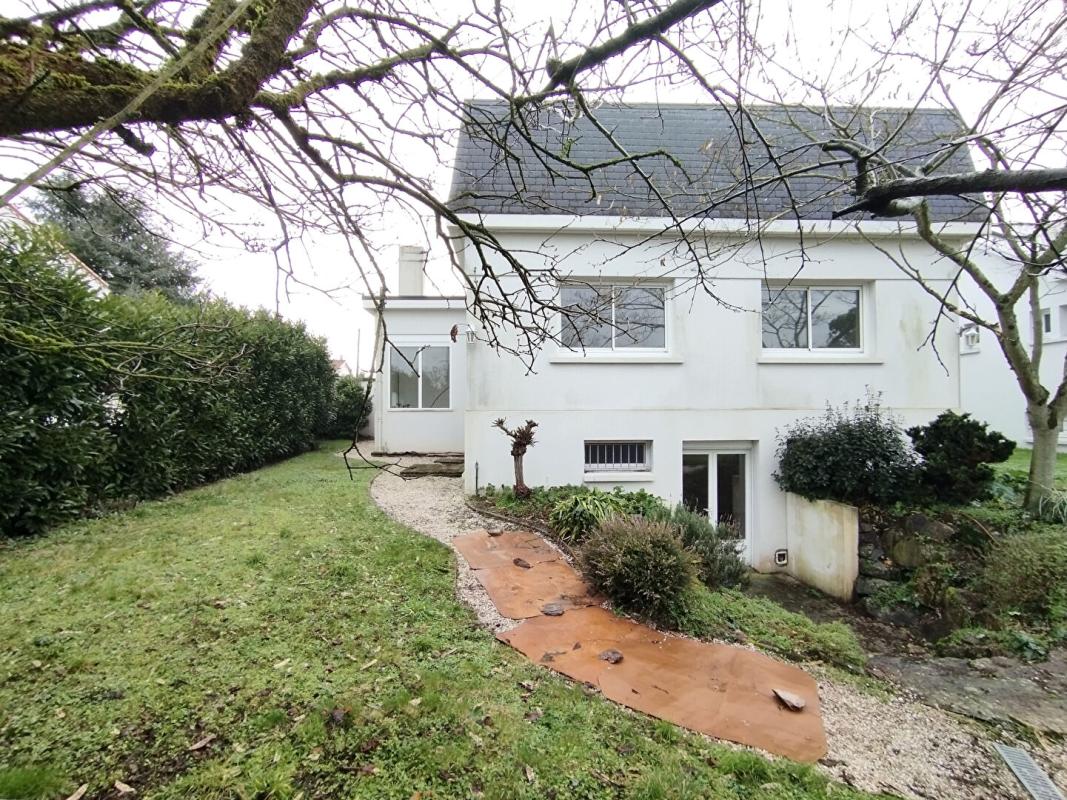 LE LOROUX-BOTTEREAU Maison, 240m² + annexes, bourg Loroux Bottereau (44430) 13