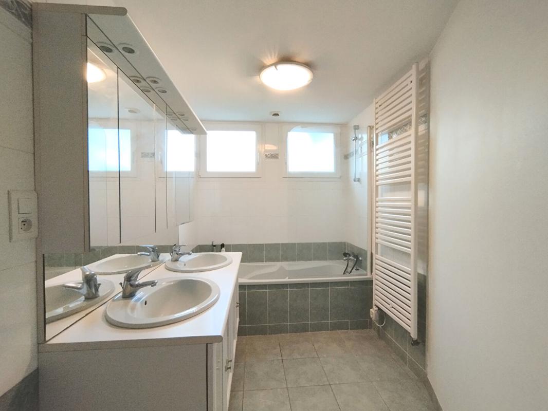 LE LOROUX-BOTTEREAU Maison, 240m² + annexes, bourg Loroux Bottereau (44430) 9