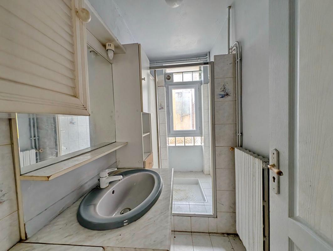 LE BUGUE Maison centre ville 3 chambres + cour 7