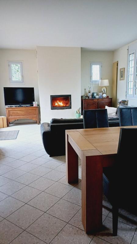 NOYON PROPRIETE avec parc arboré et piscine 1