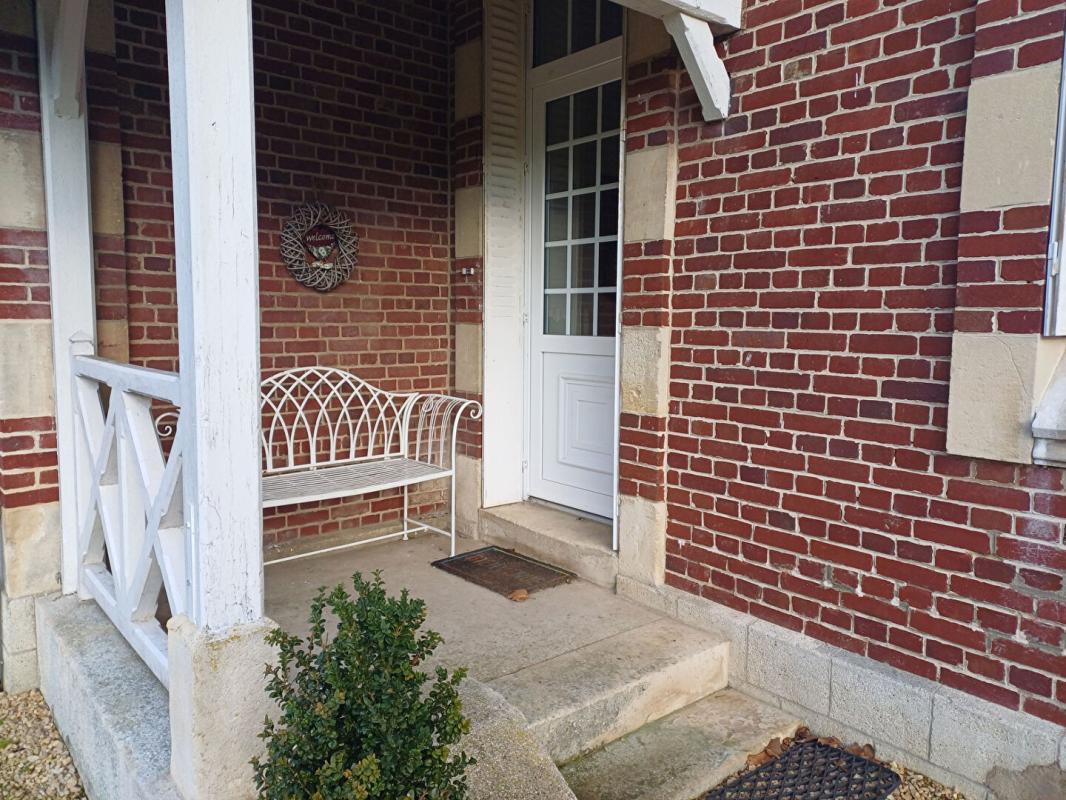 NOYON PROPRIETE avec parc arboré et piscine 11