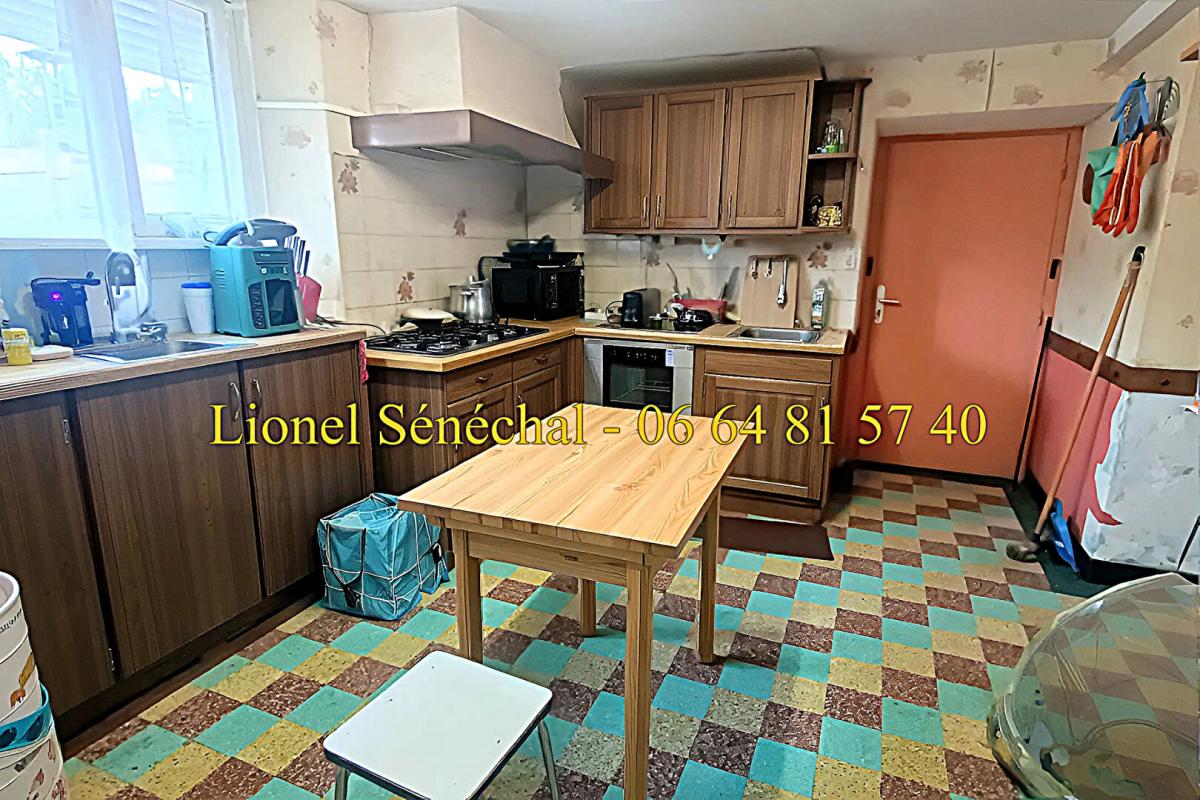 SILLE-LE-GUILLAUME Maison en cours de rénovation de 5 pièces de 115 m2  sur une parcelle de plus de 500 m2 5