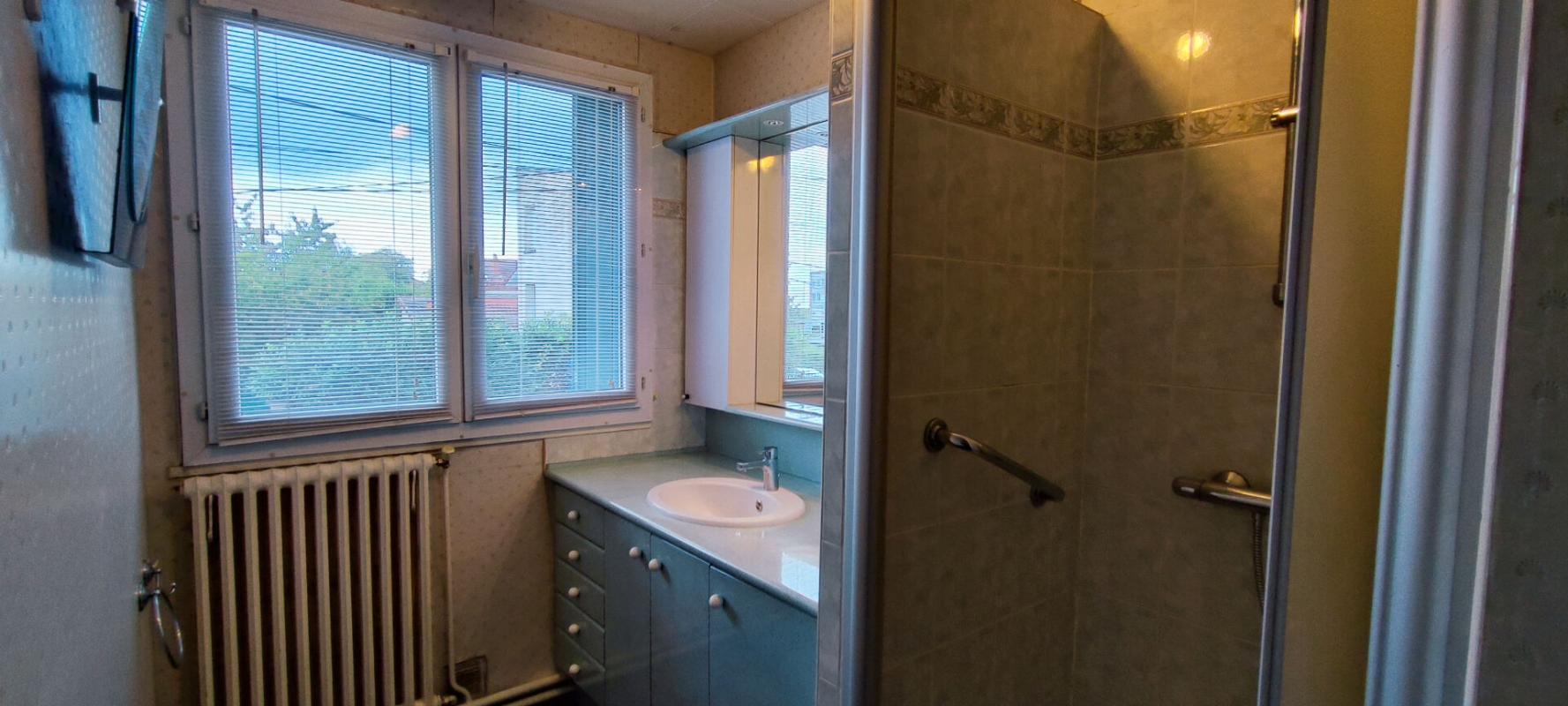 NEVERS Bel appartement de 104 m² proche des commodités à Nevers 7