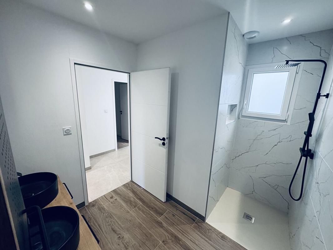 CHOLET Élégante maison contemporaine aux prestations haut de gamme  Secteur Parc de Ribou 6