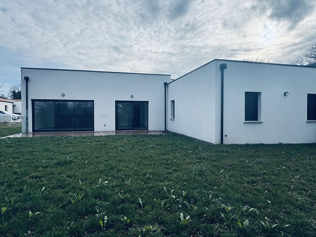 CHOLET Élégante maison contemporaine aux prestations haut de gamme  Secteur Parc de Ribou 7