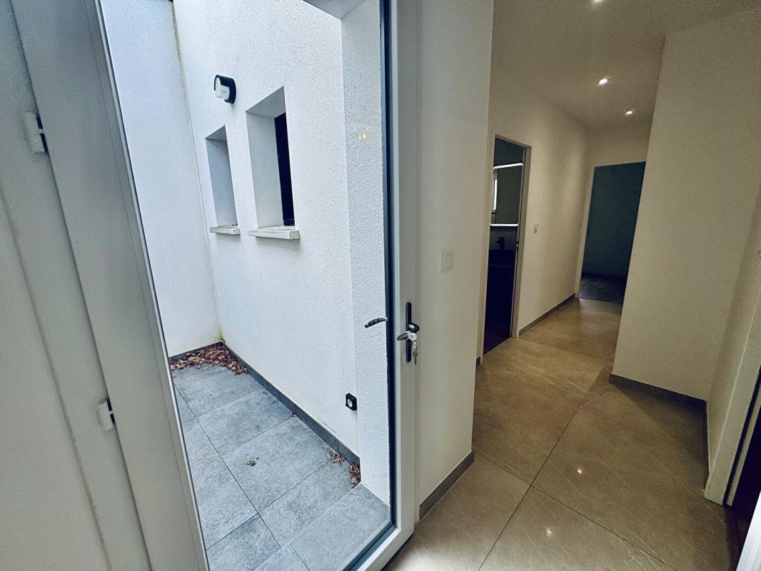 CHOLET Élégante maison contemporaine aux prestations haut de gamme  Secteur Parc de Ribou 8