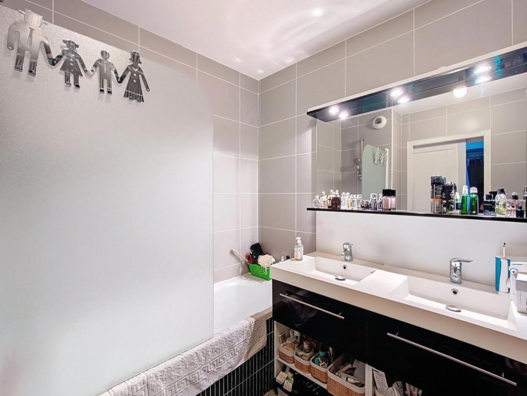 BORDEAUX Bordeaux Chartrons - Appartement 93,50 m2, 3 chambres , terrasses et 2 parkings 6