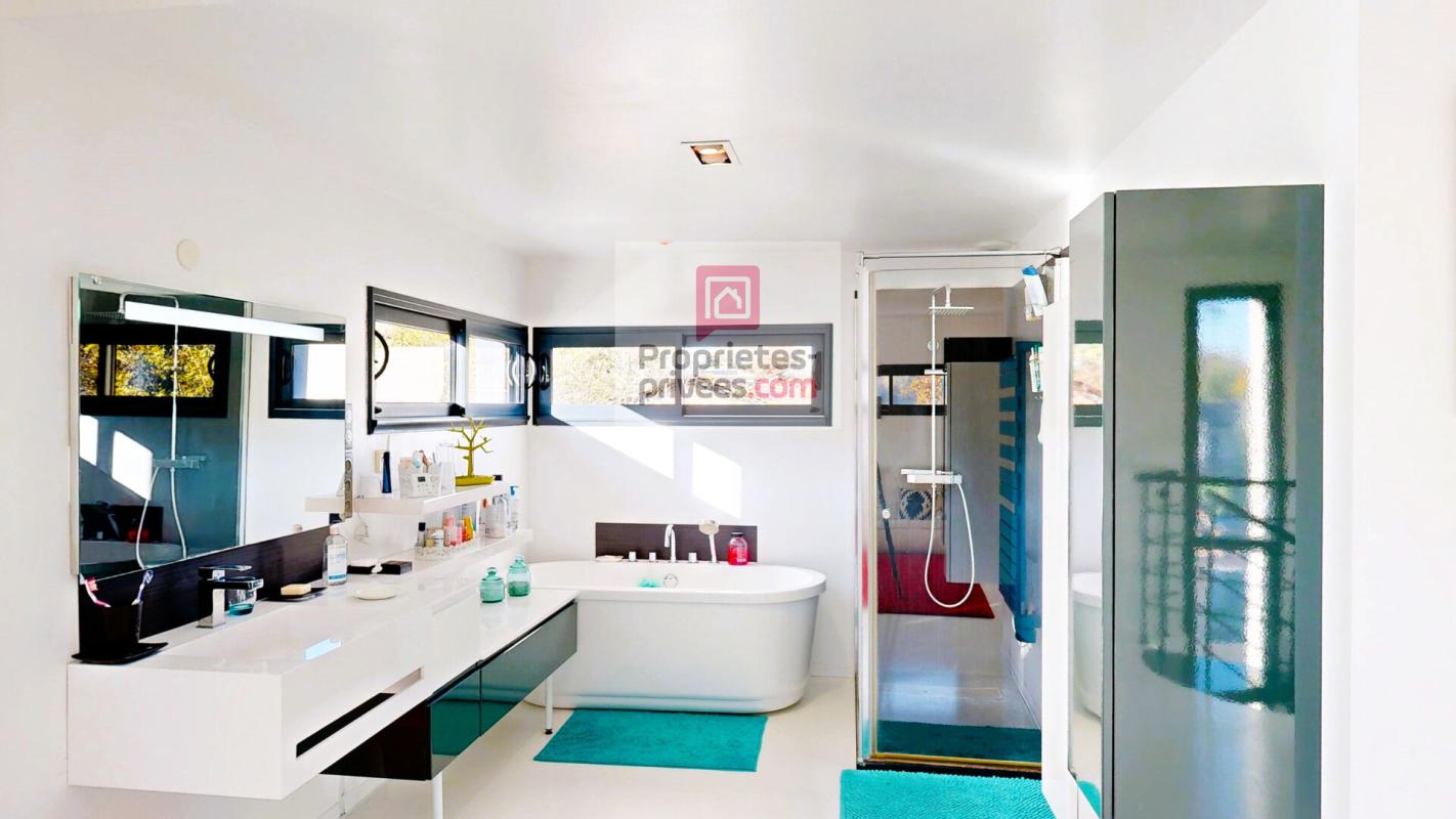 EYSINES Dept 33 - Eysines Montalieu- Maison  d'Architecte d'Exception - 4 pièce(s) 138 m2 avec terrasses, piscine, et son jardin arboré de 444m2 5