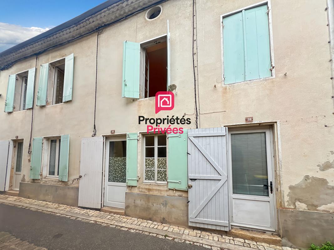 SAINT-MACAIRE Appartement T2 bis à rénover 4