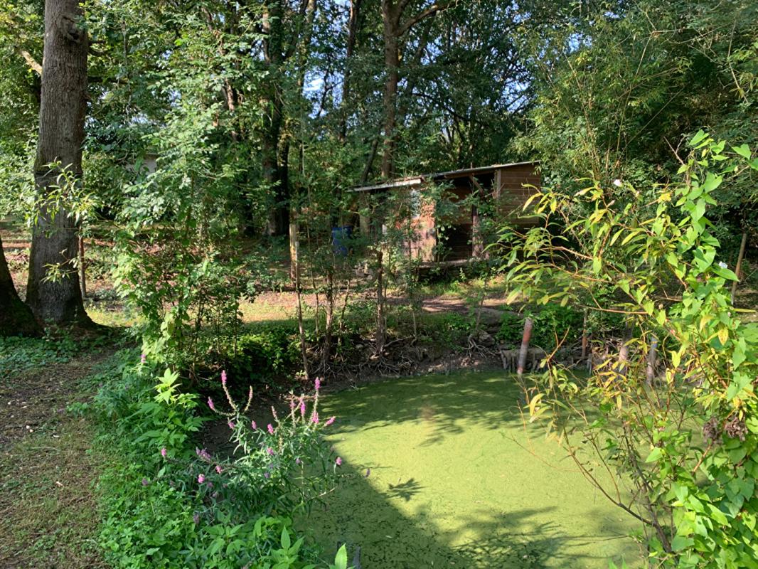 LA CHEVROLIERE Batisse sur terrain de 1899 m² sur la chevroliere 10