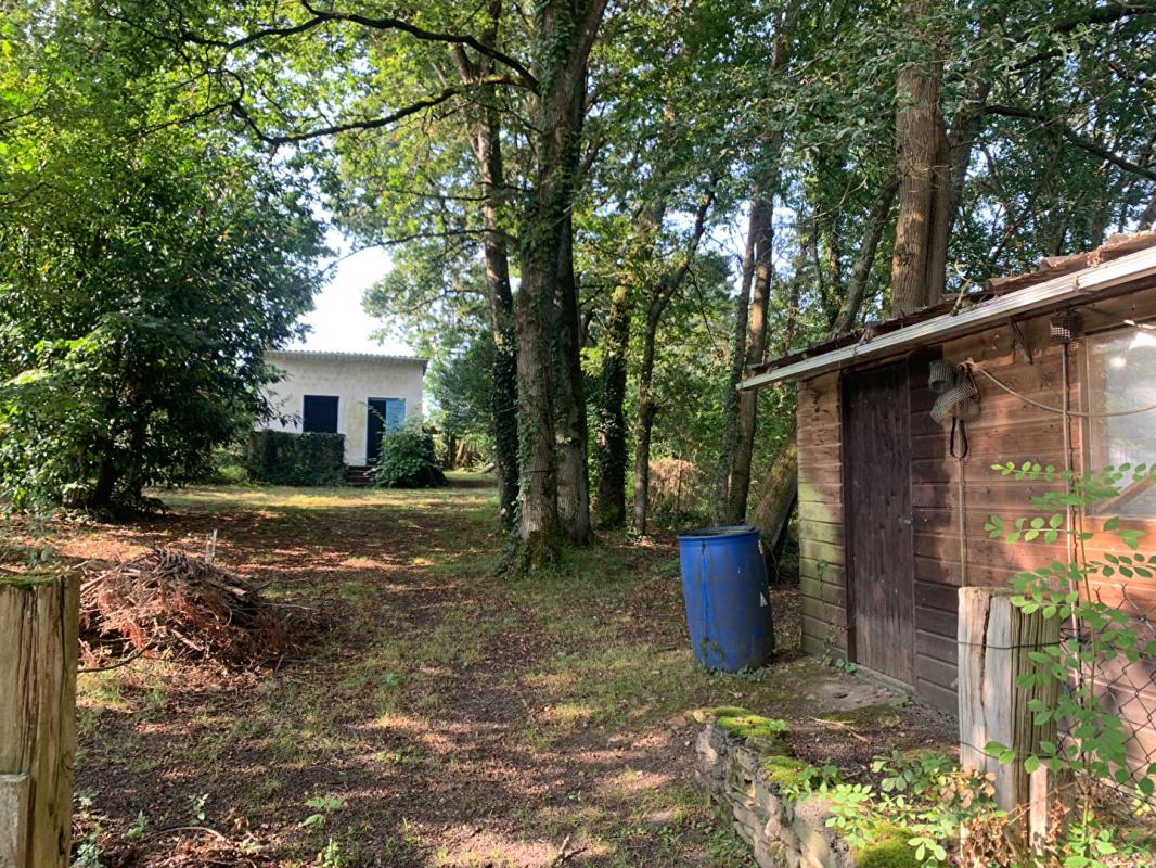 LA CHEVROLIERE Batisse sur terrain de 1899 m² sur la chevroliere 11