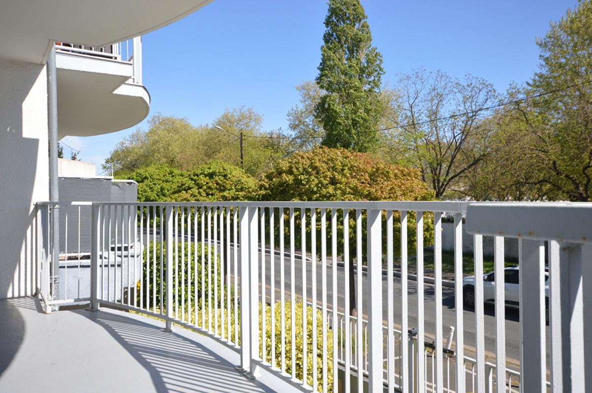 LA ROCHELLE appartement t3 avec garage 17 LA ROCHELLE PORT NEUF 1