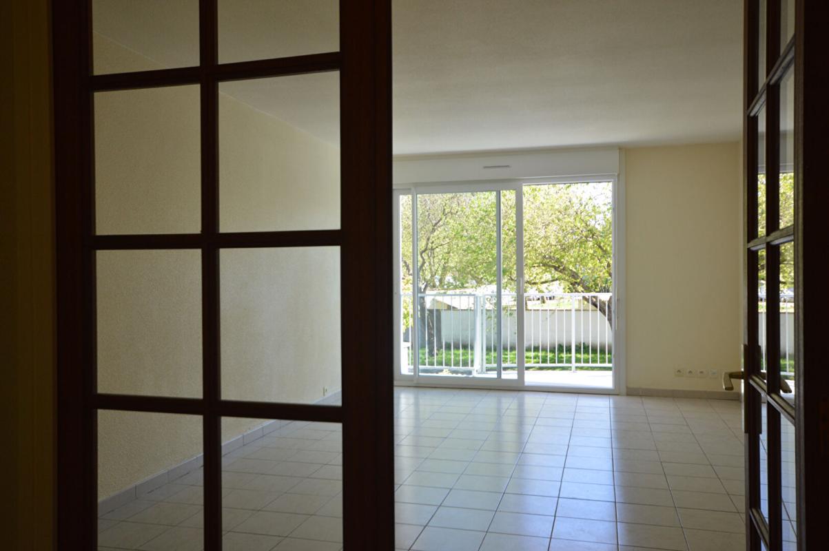 LA ROCHELLE appartement t3 avec garage 17 LA ROCHELLE PORT NEUF 2