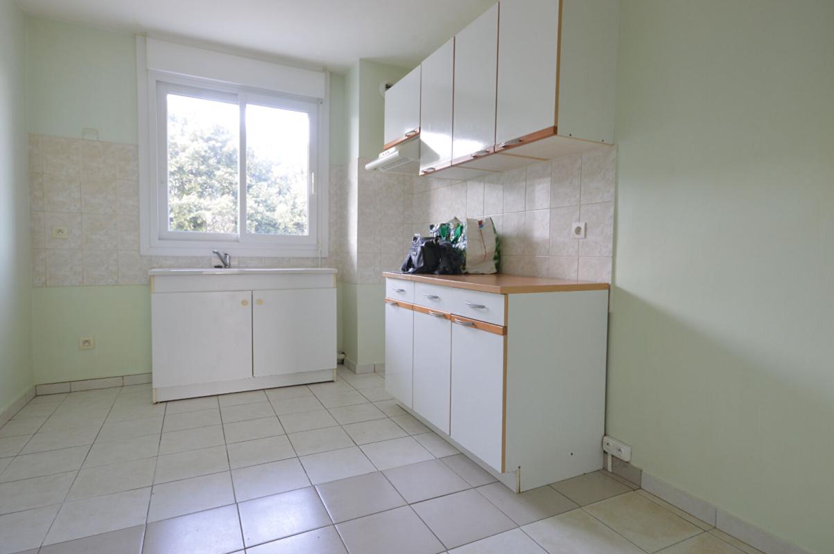 LA ROCHELLE appartement t3 avec garage 17 LA ROCHELLE PORT NEUF 5