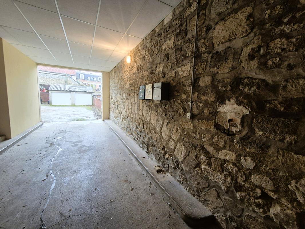 CREPY-EN-VALOIS Ensemble Immobilier à vendre Centre Historique Crépy-en-Valois 60800 2