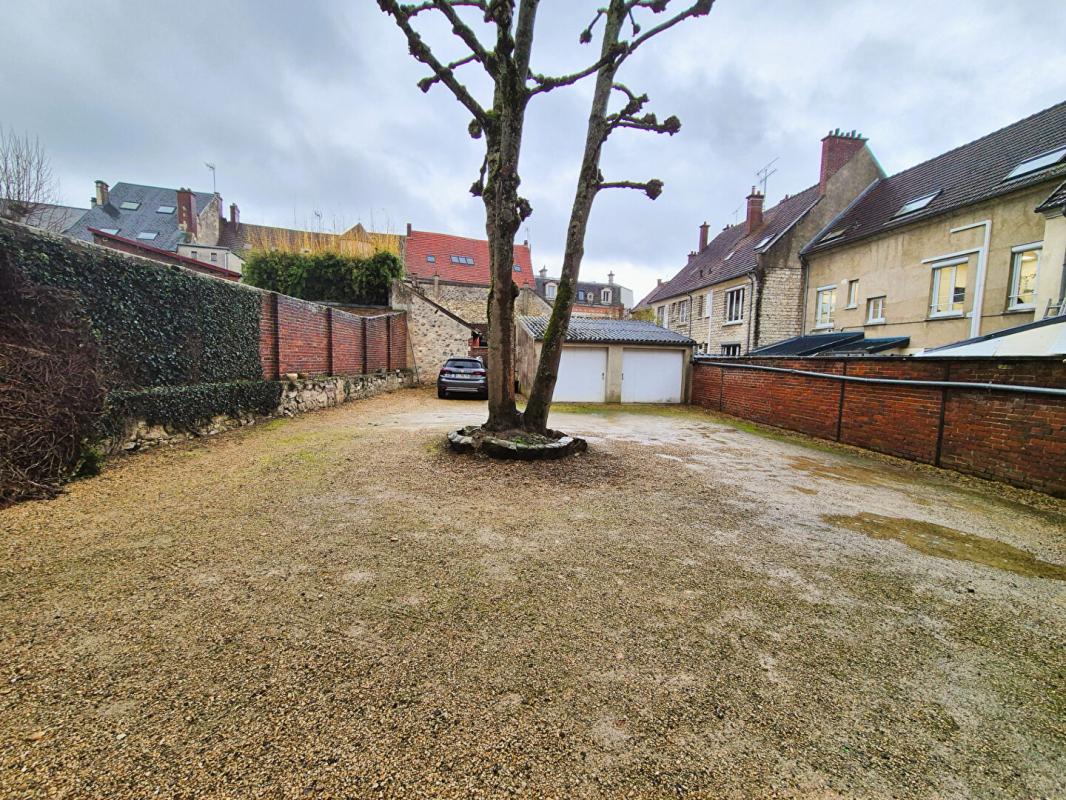 CREPY-EN-VALOIS Ensemble Immobilier à vendre Centre Historique Crépy-en-Valois 60800 8