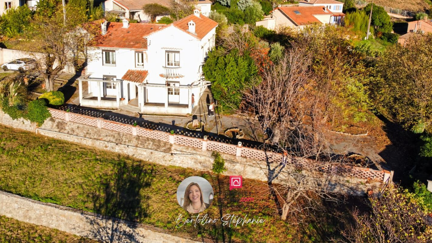 DRAGUIGNAN Maison Draguignan 7 pièces -180 m2 - 3000 m2 de terrain  zone UCA 1