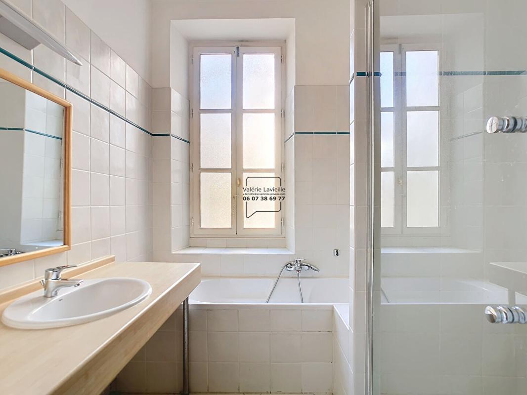 MARSEILLE-1ER-ARRONDISSEMENT Marseille (13001) - Vieux Port / République  - Type 3 - 86 m2  + Balcon filant - VENDU LOUE 11